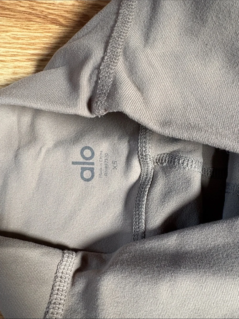 ALO Yoga High-Waist Sculpted Leggings - Black & Taupe OG like new XS